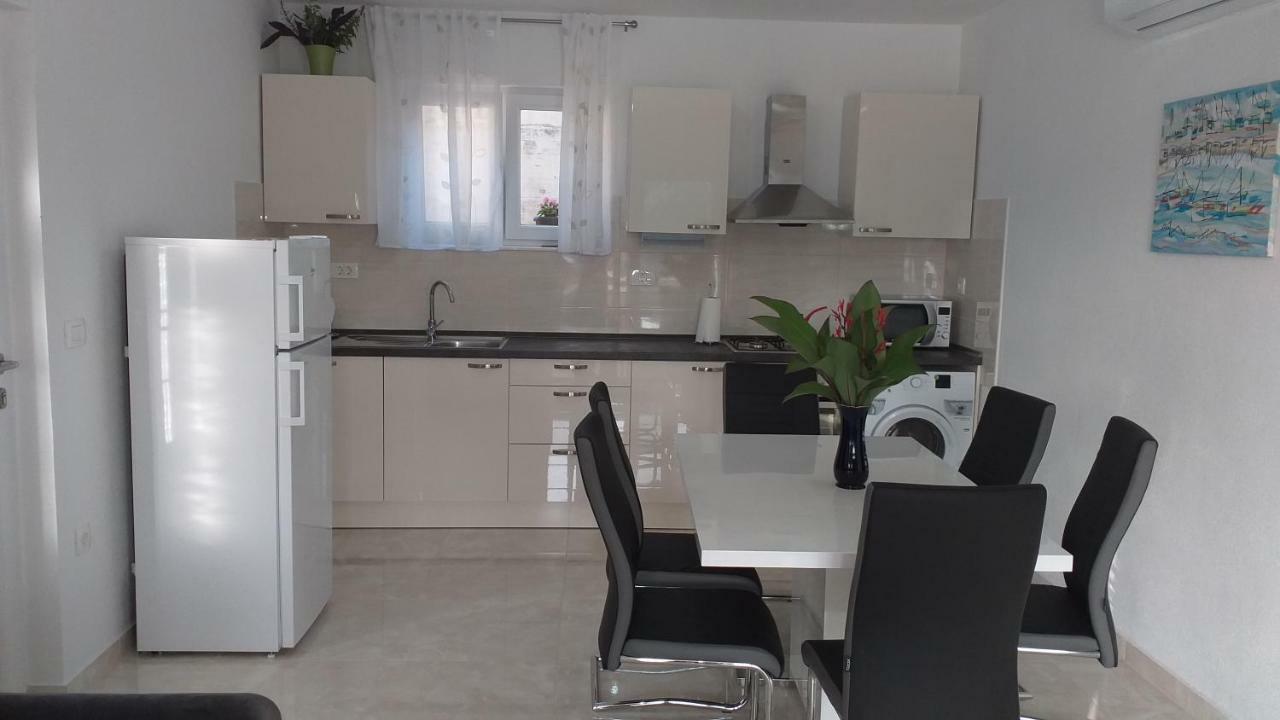 Apartment Zaklopatica Lastovo Exterior foto