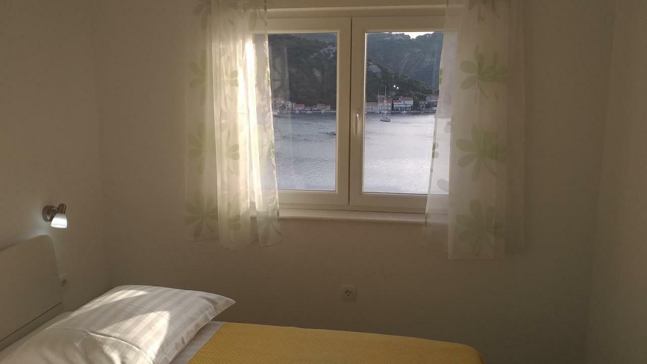 Apartment Zaklopatica Lastovo Exterior foto