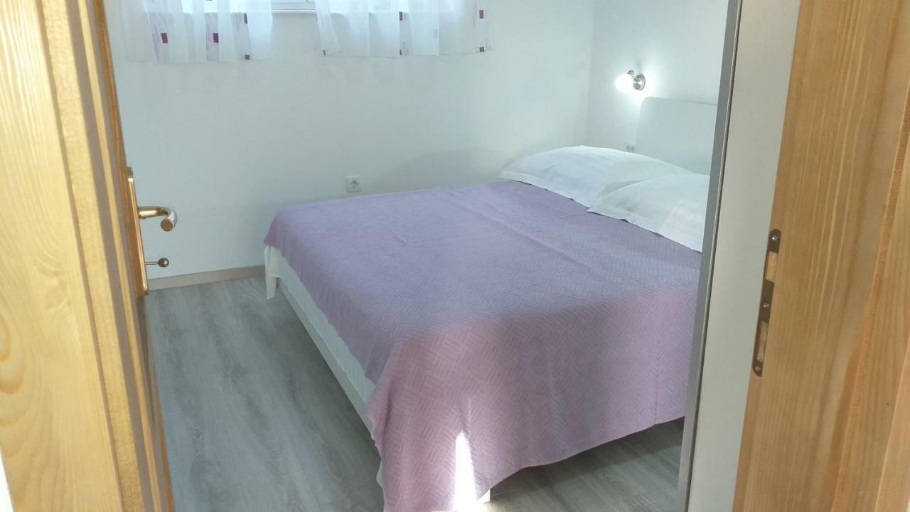 Apartment Zaklopatica Lastovo Exterior foto